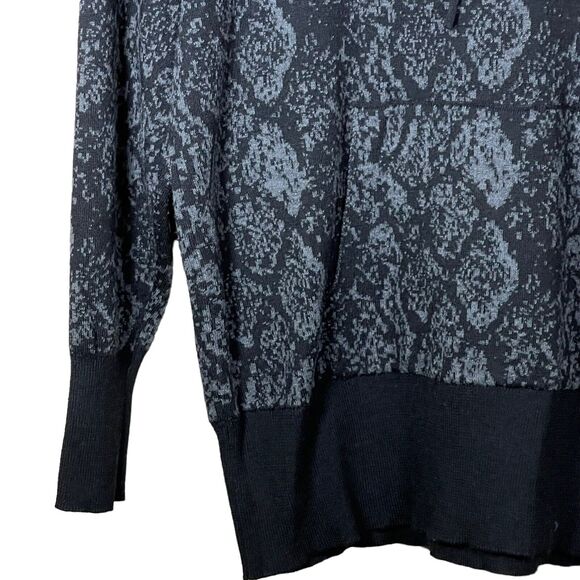 John + Jenn Size S Dylan Hoodie Tunic Sweater Pullover Black Gray Python Print - Picture 12 of 13